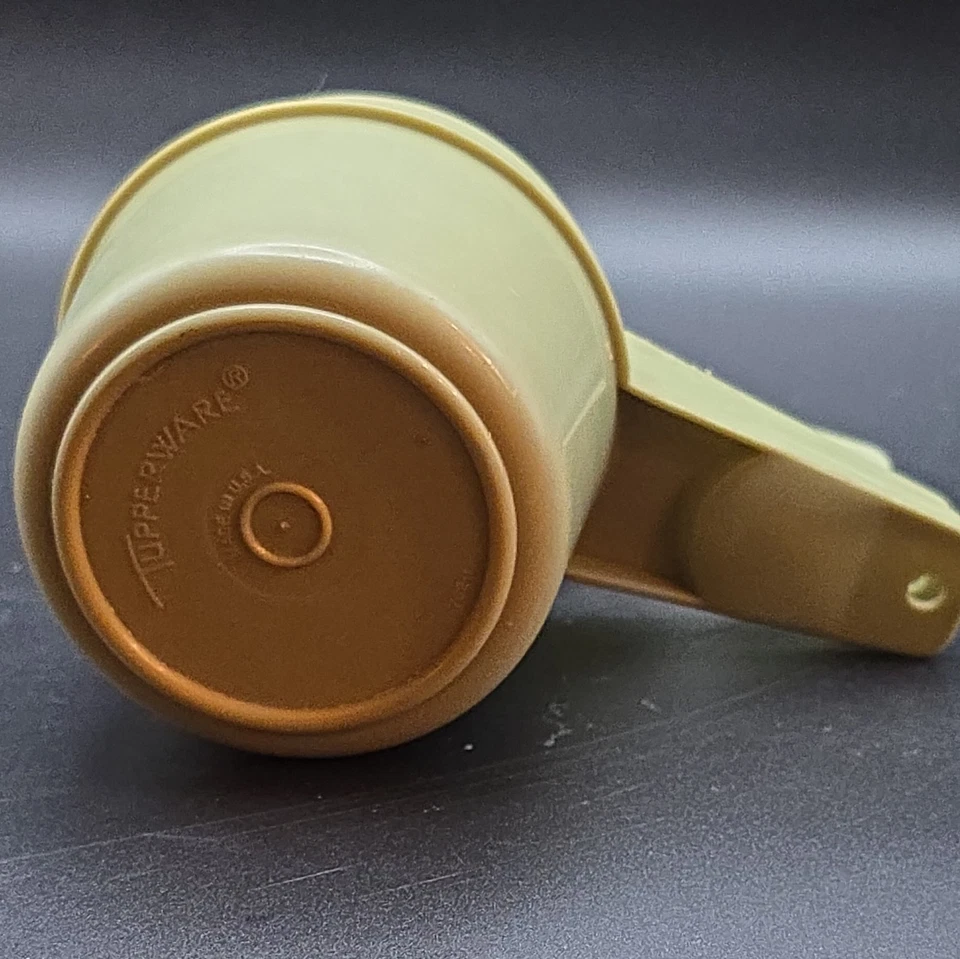 Vintage Tupperware Measuring Cups-5 Piece-Harvest Gold - Image 2 of 3