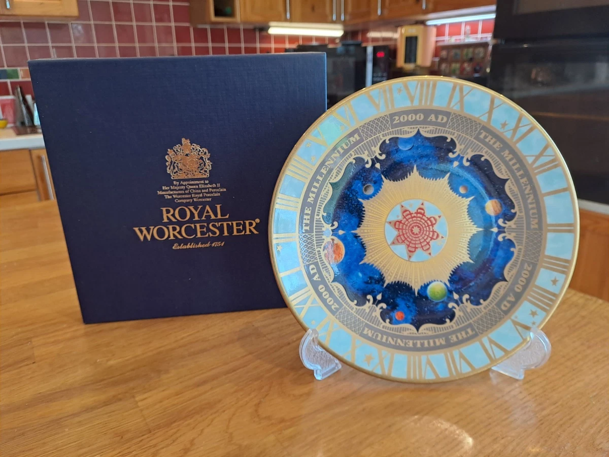 Lot De 2 Assiettes Royal Worcester Médaillon Or - Porcelaine Bleu Poudre Années 30