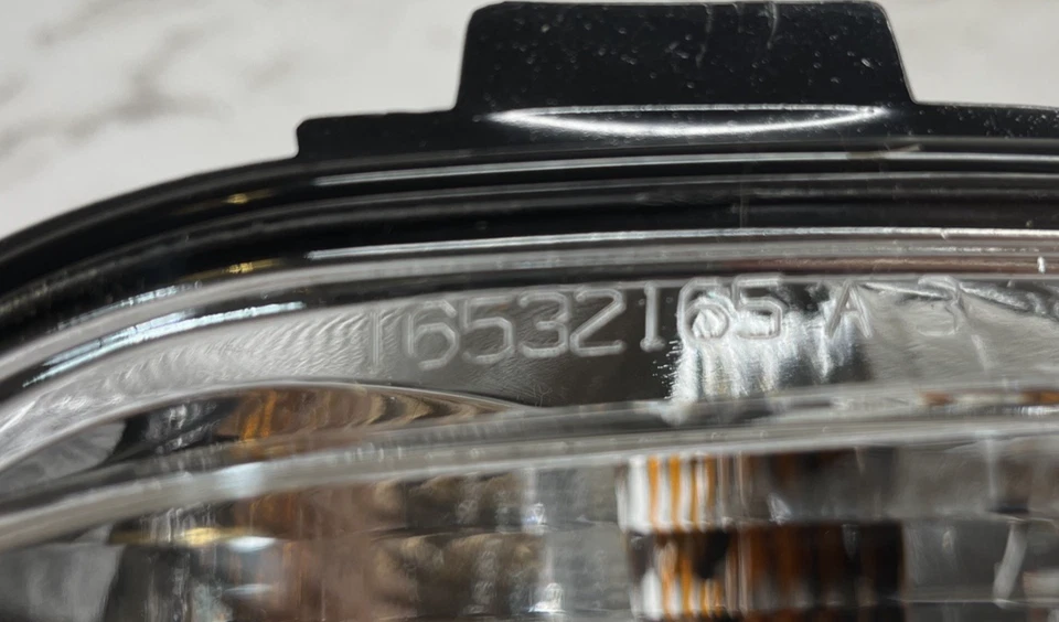 Buick LaCrosse LH 2005-2009 marcador de esquina delantera señal de giro lámpara OEM Foto 4 de 4