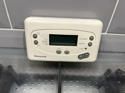 Honeywell Smartfit T8677A1008 7 Tage Raumgerät Programmierer.