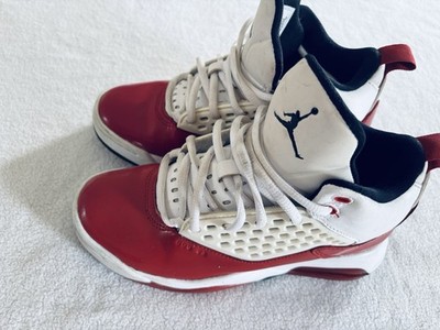 Jordan Maxin 200 White Gym Red 4 Y Youth