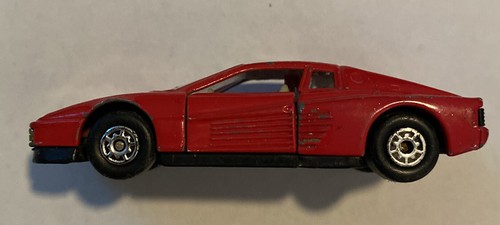Coche Ferrari Testarossa de colección 1986 1/64 MC rojo fundido a presión Malasia -B20 - Imagen 5 de 7