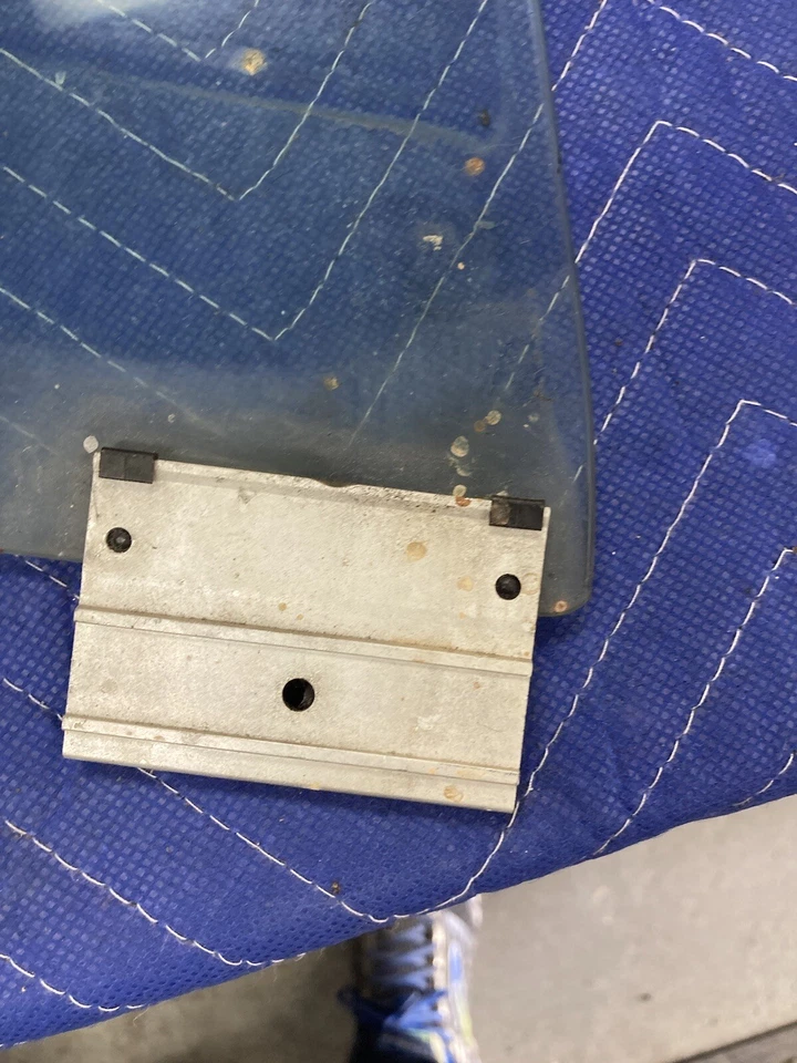 BMW 318i 325i E30 1984-1991 cupé ventana lateral pasajero vidrio derecho OEM #2581M Foto 2 de 4