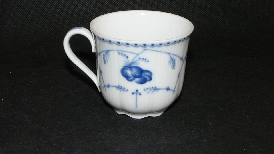 Seltmann Weiden Bavaria Jasmin Strohblume Kobalt blau Kaffeetasse 0,18 ltr. - Bild 1 von 1