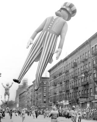 Here s the huge Uncle Sam balloon seventy-five feet high coming do .. Old Photo