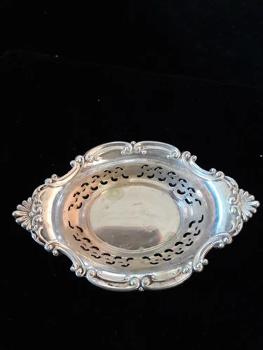 One 925 Sterling Silver Antique Victorian 1900 Gorham #4780 "Cromwell" Nut Dish