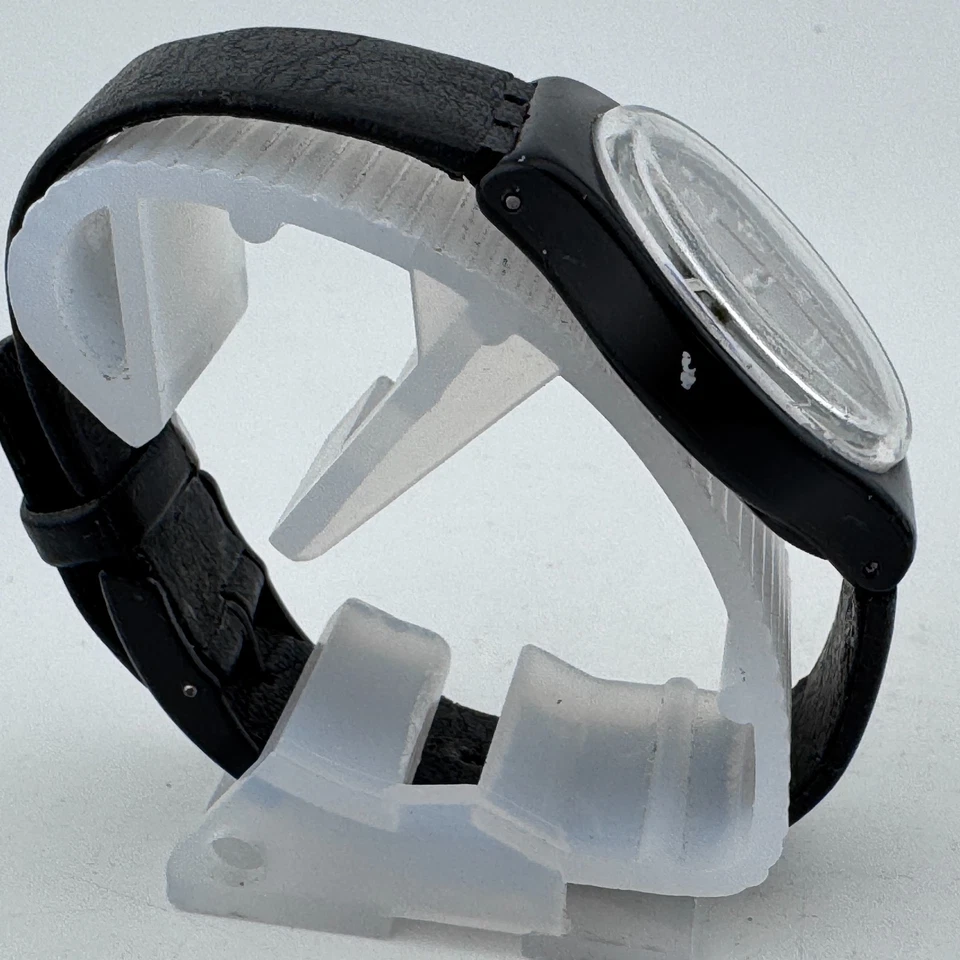 Reloj de cuarzo suizo Swatch Red Sunday GB750 de colección para hombre negro día fecha batería nueva Foto 3 de 4