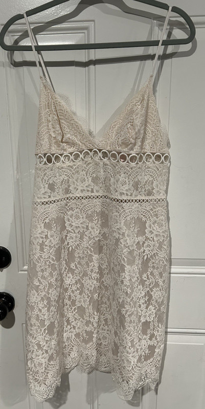 Victoria's Secret Women's White Floral Lace V-Neck Adjustable Chemise, Size L