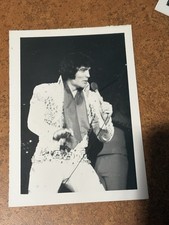 ELVIS PRESLEY CONCERT PHOTO 1970s