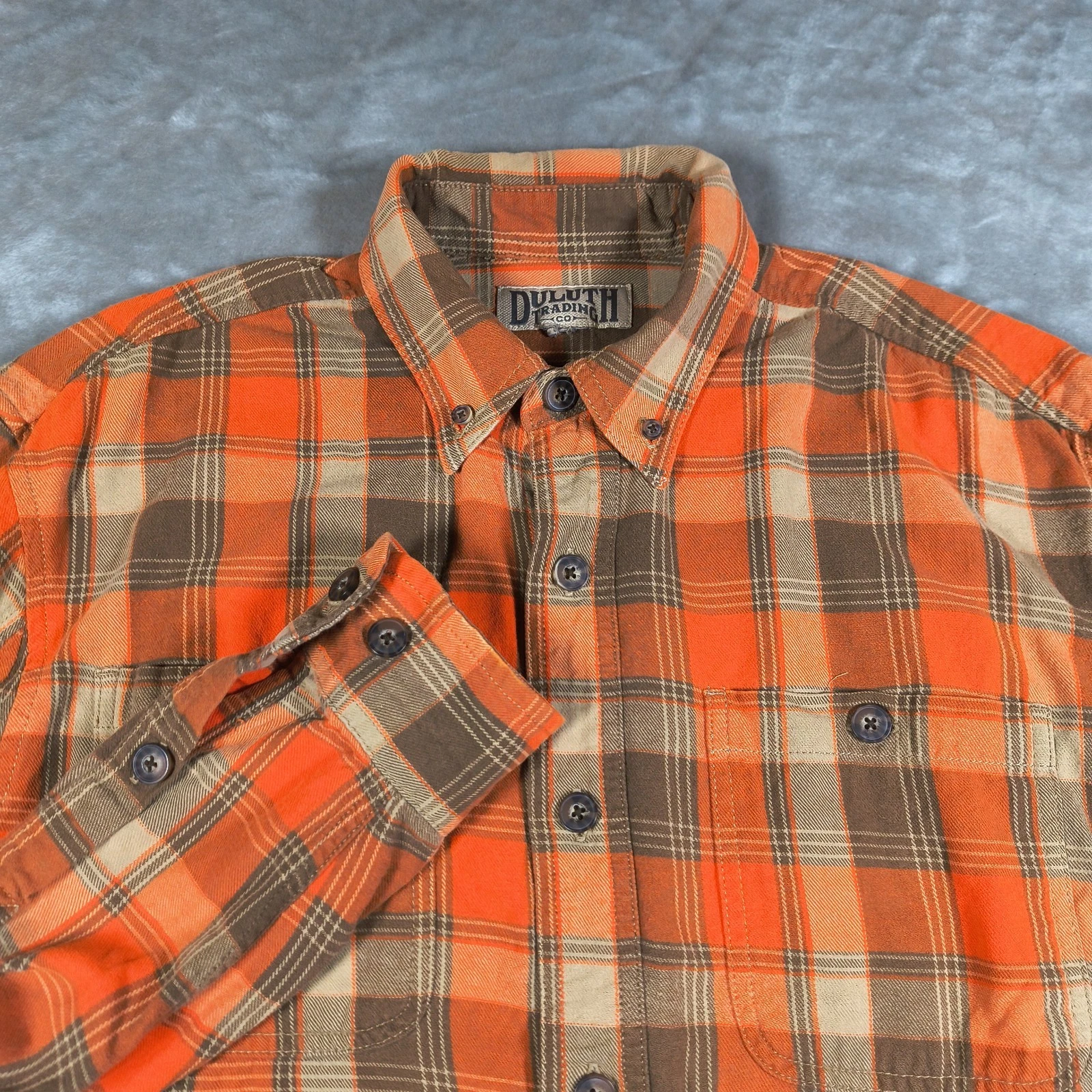 Duluth Trading Co Shirt Men Medium Orange Plaid Button Up Flannel Outdoor Hiking