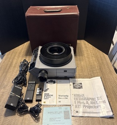 Kodak Ektagraphic III  AMT Slide Projector w Remote Lens Leather Case Manual