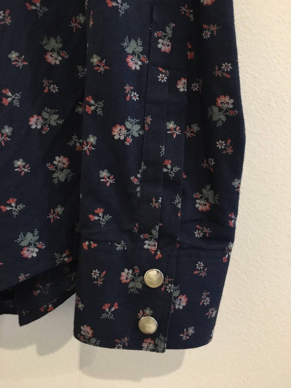 Camicia western Saint Laurent Hedi Slimane SS15 blu scuro stampa fiori 37