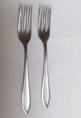WMF Cromargan Germany Stainless Shadowpoint 2 Pastry Forks 6 1/4''