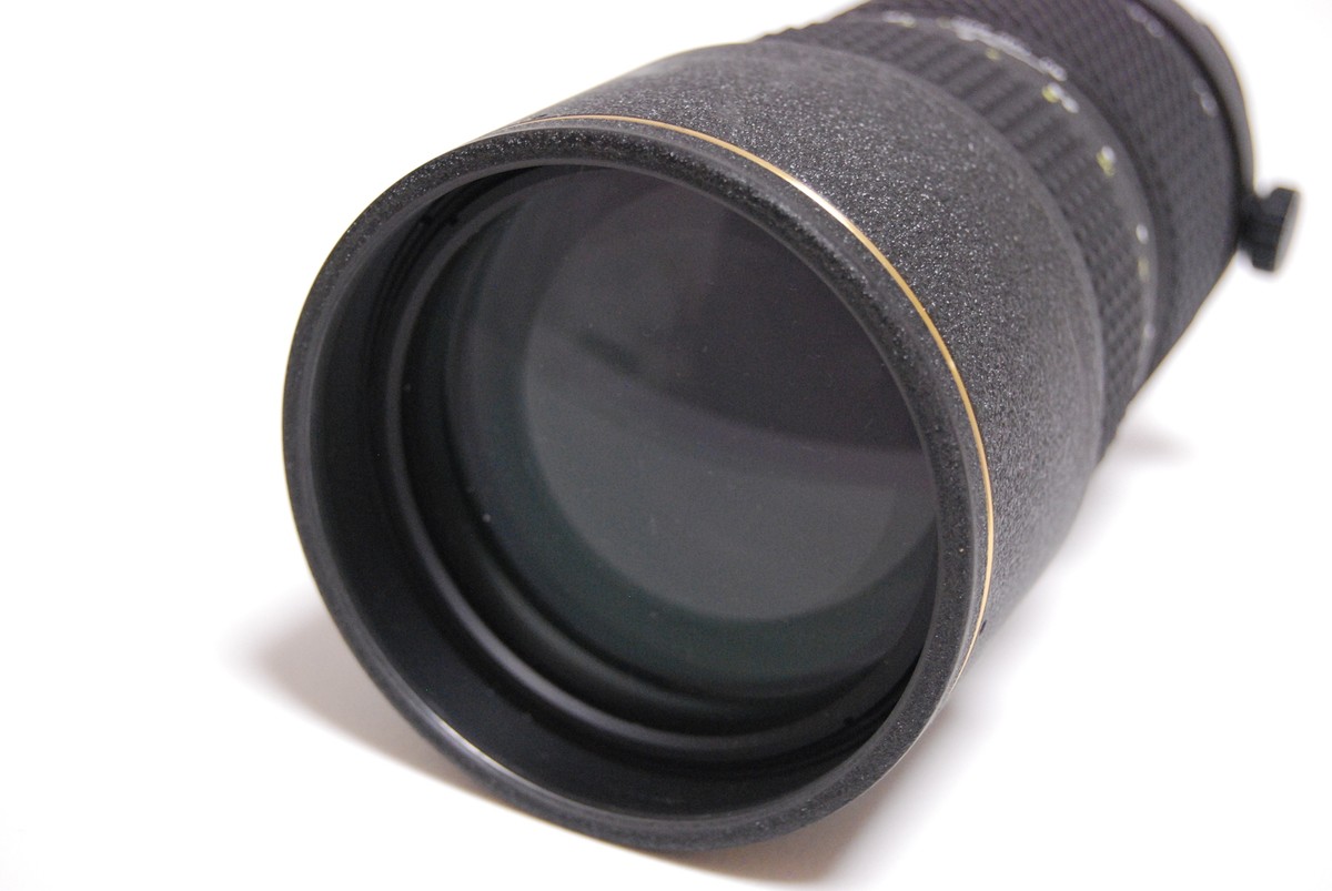 Tokina AT-X PRO 80-200mm f2.8 AF Zoom Lens for Nikon with Tokina AT-X PRO 80-200mm f2.8 AF Zoom Lens for Nikon with