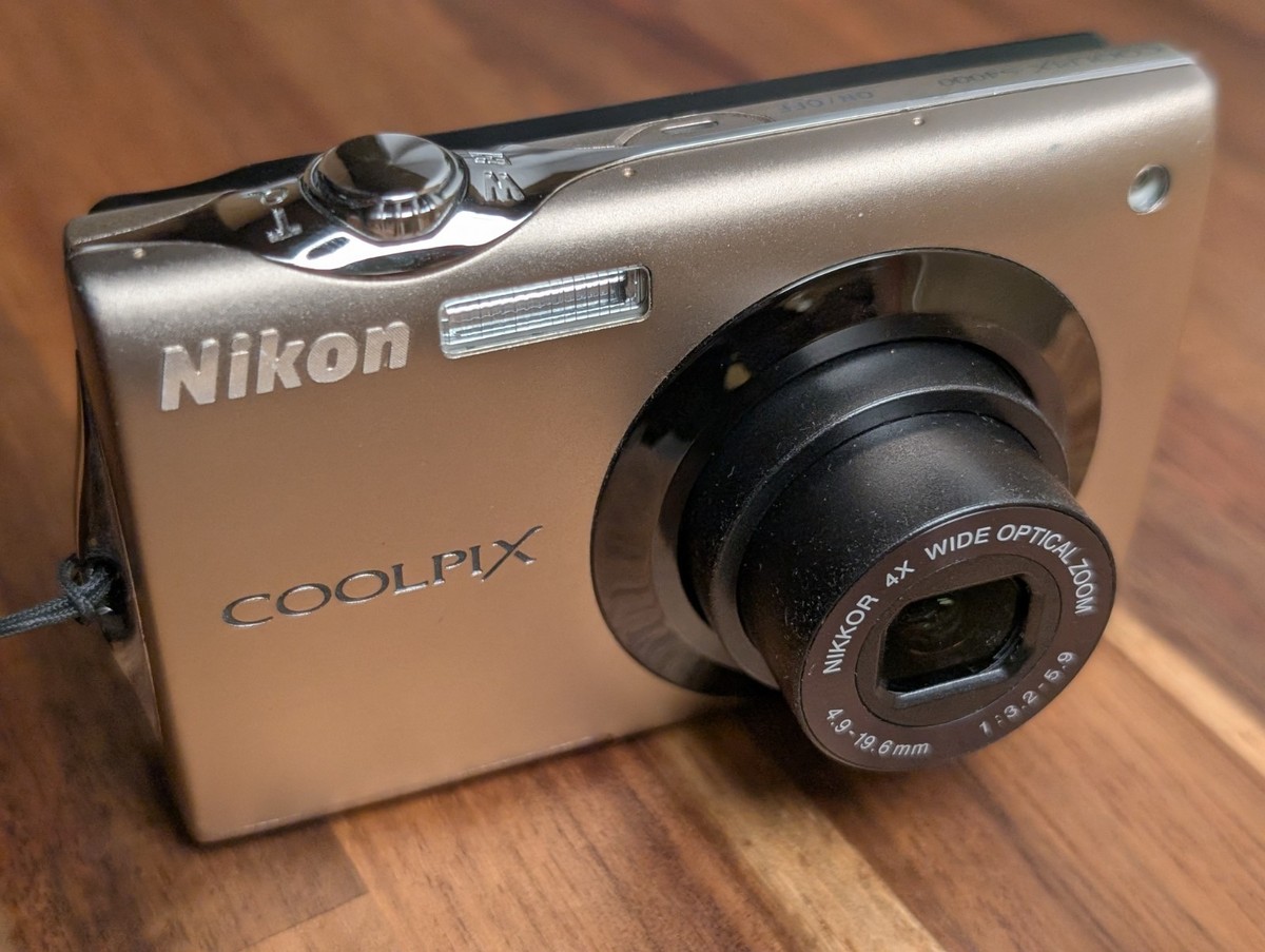 N MINT Nikon Coolpix S4000 Digital Camera 12.0MP 4x English ok