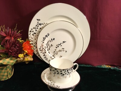 kate spade Gardner Street Platinum piece Place Settings New with