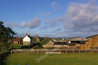 Foto 6x4 Prioren Halton Ludlow Eine Farm auf den Plymouth Estates. c2009