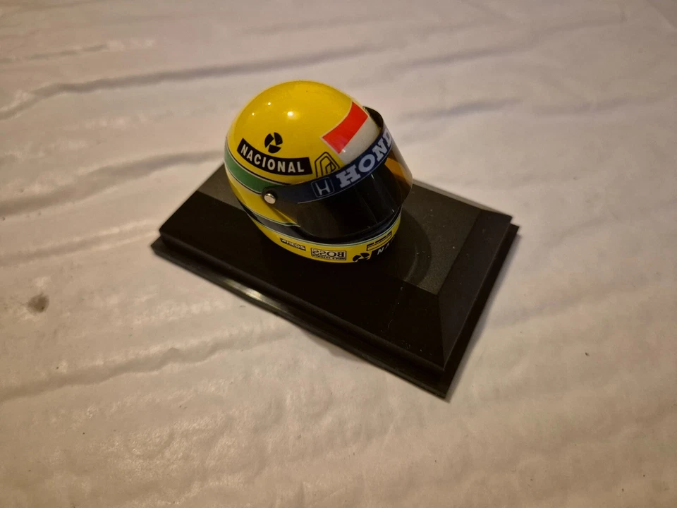 MINICHAMPS 1/8 MCLAREN HONDA 1991 WORLD CHAMPION AYRTON SENNA FORMULA 1 HELMET - Image 2 of 4