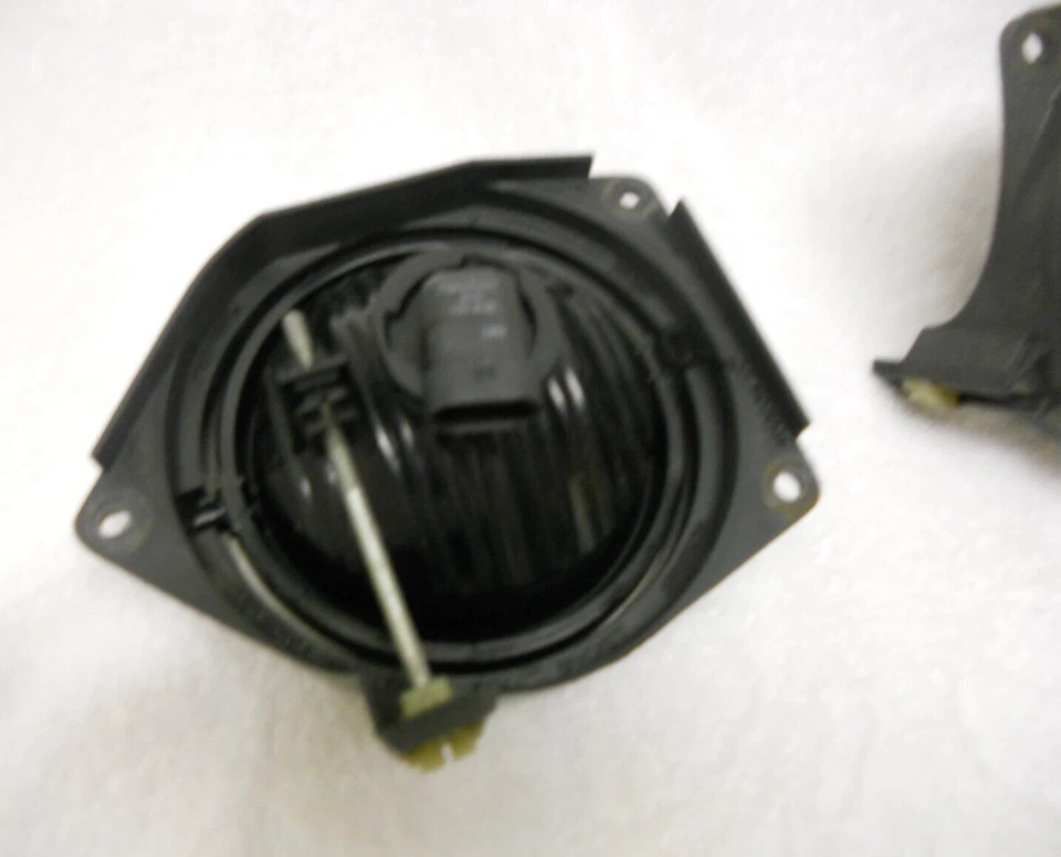 Fog Light Set For 2006-2010 Hummer H3  Left and Right - Image 4 of 4