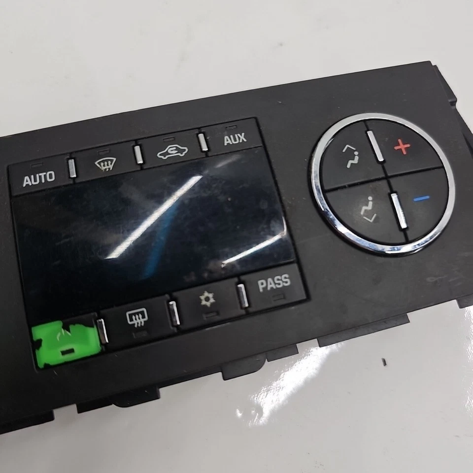 2007-2011 Tahoe Yukon Suburban Digital Climate Temp Temperature Control 15925479 - Image 3 of 4