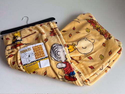 PEANUTS SNOOPY Charlie Brown Soft THROW Blanket 50”x70” Autumn Fall Leaves NEW