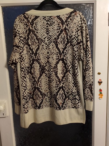 Size 12 River Island Snake Print Cream Black V Neck Jumper - Picture 5 of 5