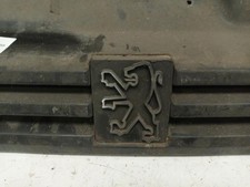 Calandre Peugeot 405