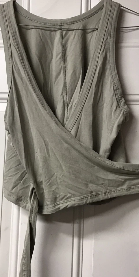 Lululemon Twist Me Up Crop Tank Sage Wrap Tie Lightweight Top 19”back - Изображение 2 из 4