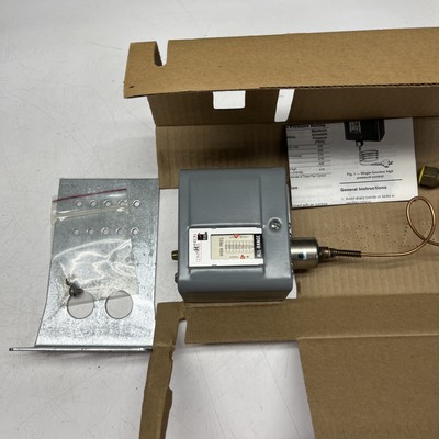 NEW JOHNSON CONTROLS P70CA-3E PRESSURE SWITCH P70CA3E