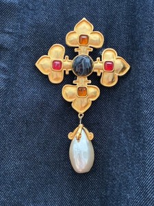 Authentic Vintage Karl Lagerfeld Paris Maltese Cross Brooch Gold Plated Faux Pearl Glass