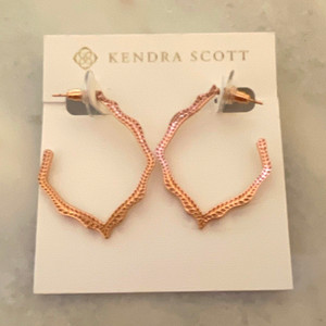 Authentic Kendra Scott Rose Gold Plated Hoop Earrings Metal Butterfly Closure