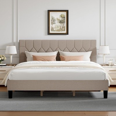 Base De Cama Beige King Size Con Listones Madera y Cabecera Tapizada En Oferta