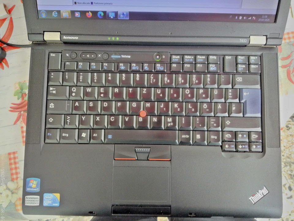 PORTATILE NOTEBOOK LENOVO T410 CPU CORE i5 560M 320 HD 4GB ram WINDOWS 7 pro - Immagine 3 di 4