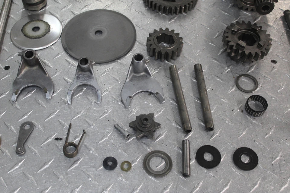 2000 APRILIA RSV MILLE ENGINE MOTOR TRANSMISSION TRANNY GEARS - Imagem 3 de 4