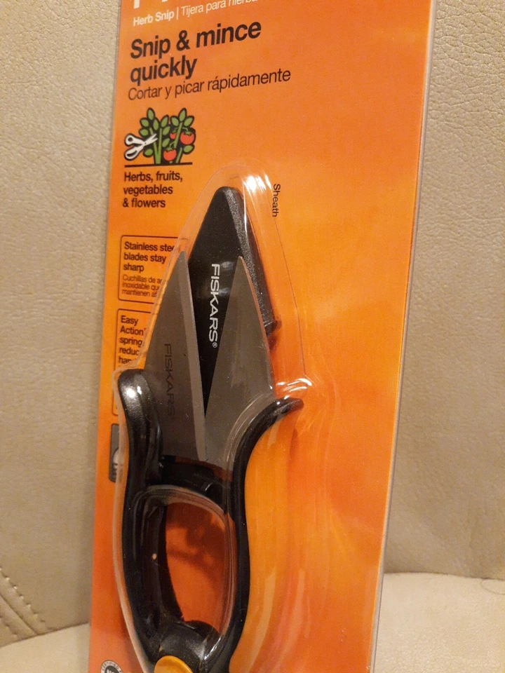 Fiskars Herb, Fruits, Vegetables & Flowers Snip With Sheath NEW - Image 2 of 4