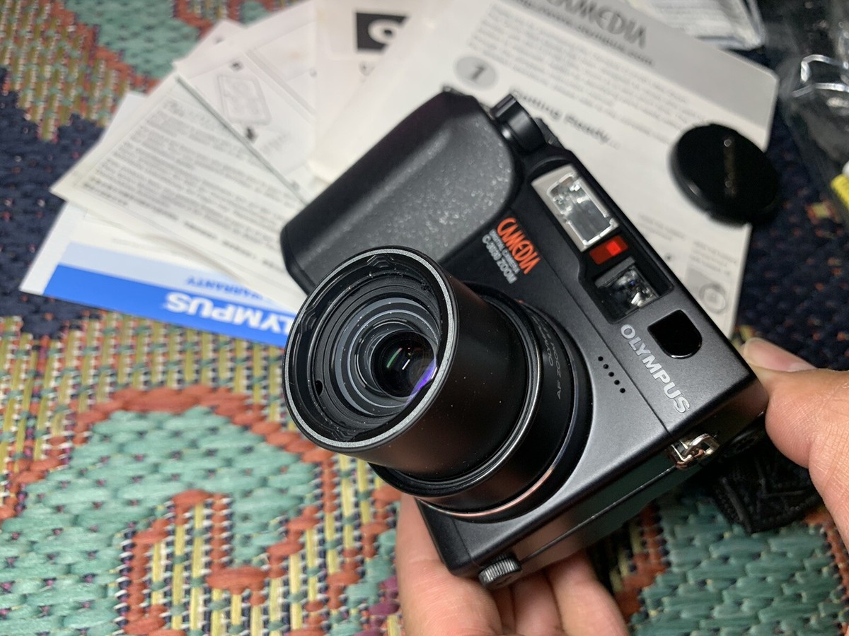 Olympus CAMEDIA C-3030 Zoom 3.3MP Digital Camera W/ Remote