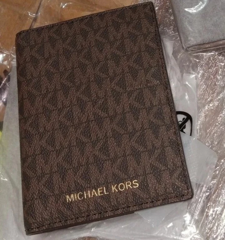 100 Authentic MK Michael Kors Jet Set Travel Passport Holder