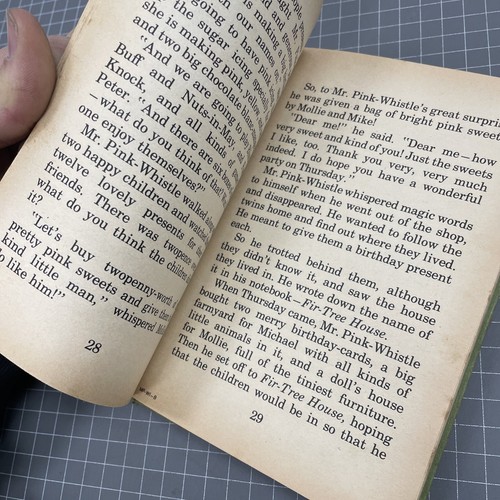 ORIGINAL VINTAGE RETRO Book Hard Cover Novel Mr Pink Whistle Interferes Blyton - Picture 6 of 6