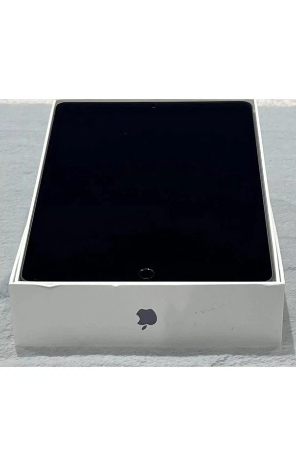 Apple Boxed iPad 6th Generation (Gen) (2018) 32GB GREY Grade A Condition - Image 2 of 2