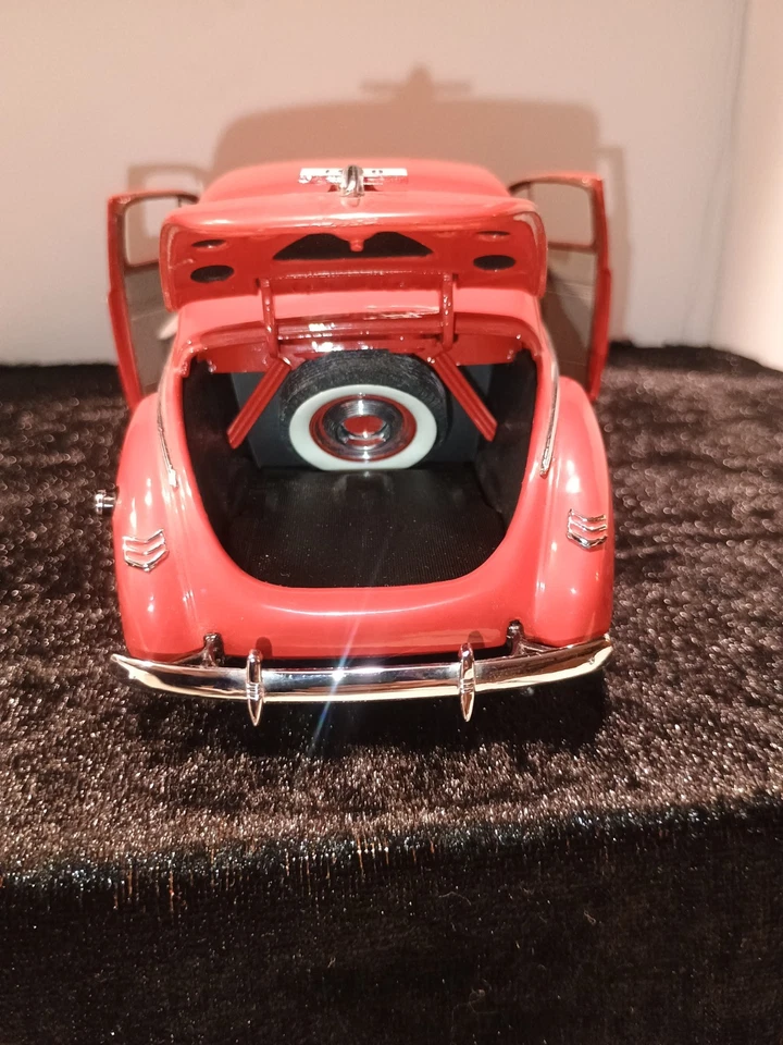 Ford Deluxe 1940 cupé, rojo, coche fundido a presión Danbury como nuevo, 1:24, excelente estado, sin Foto 4 de 4