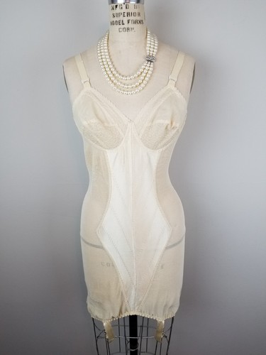 Vintage 1950's Corselette Shapewear Slip Garter Pin Up Ivory Lace & Mesh Size 34 - Picture 4 of 13