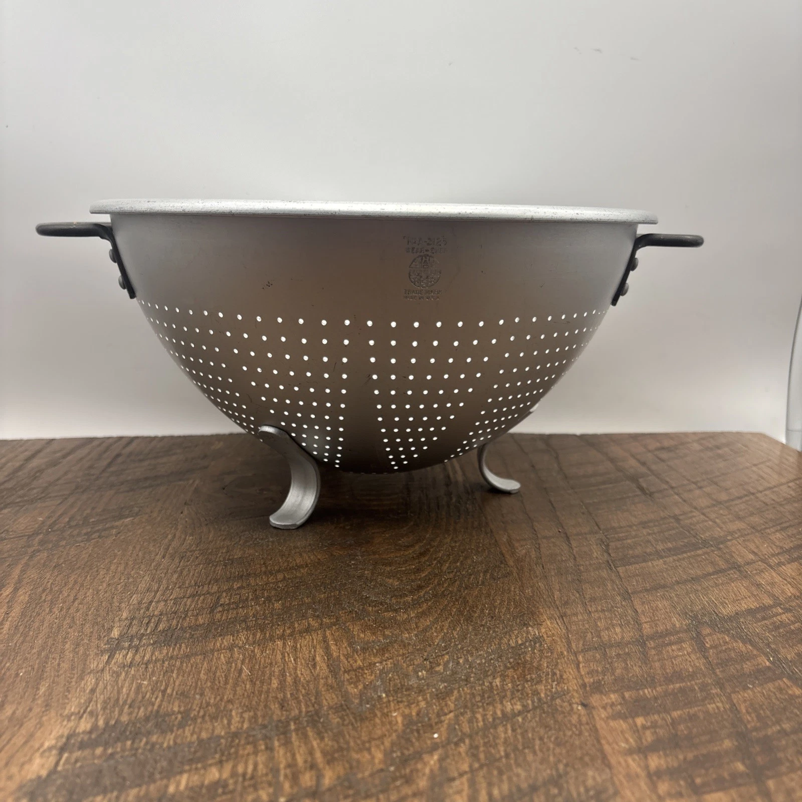 Vintage Wear-Ever Aluminum Colander Self-Standing Footed A-3125 Made in USA 11”