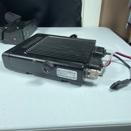 EF Johnson 5300 ES P25 UHF MOBILE RADIO 242-537G-201ABYB6 ( 762 - 869 MHz ) - Zdjęcie 5 z 13