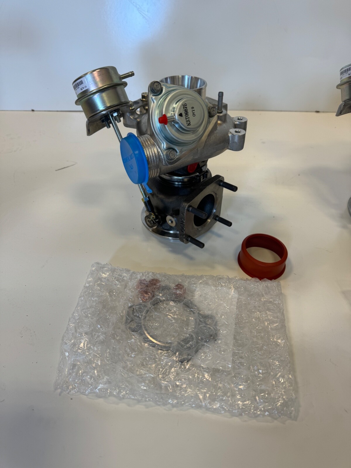 NEW McLaren 12C MP4-12C - Pair of OEM Turbo Turbochargers 11-14 & gaskets