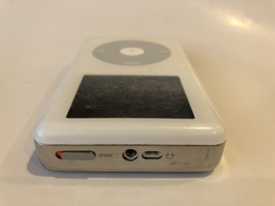 Apple iPod Photo Color Classic 4th Generation White (60 GB