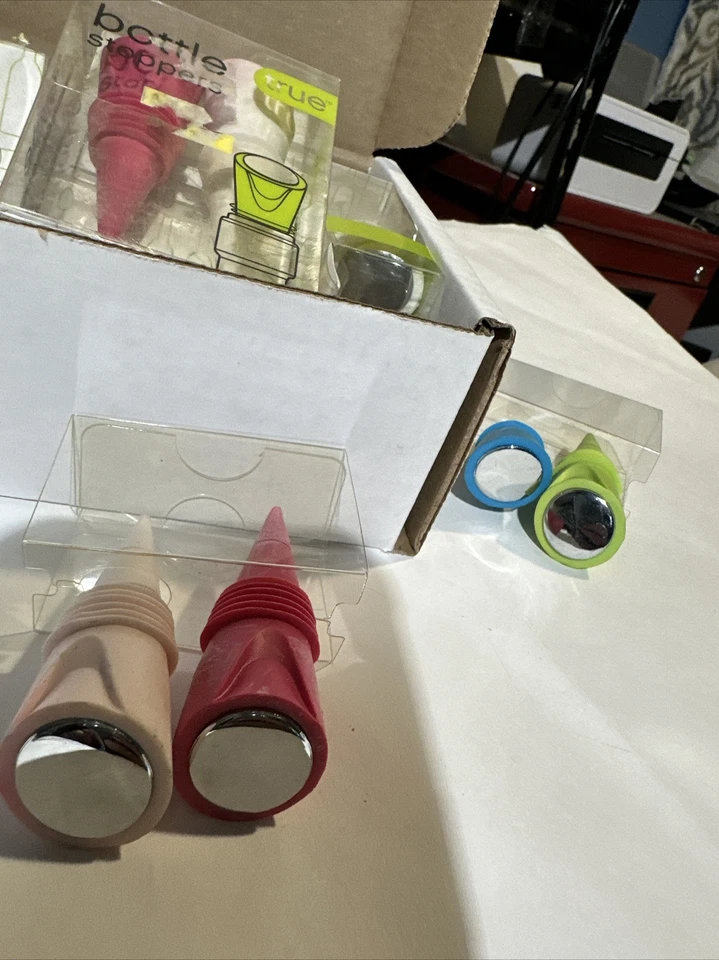 8 pacotes de rolhas de garrafa de silicone True Fabrications - Imagem 3 de 4