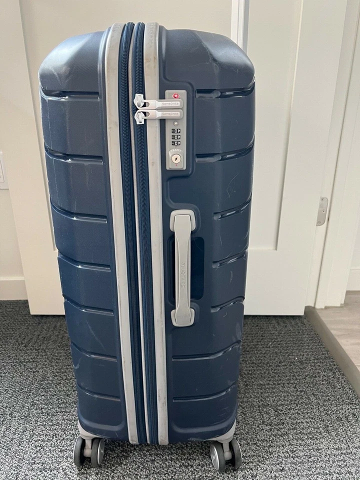 Samsonite 2 piece suitcase set navy blue lightly used  - Image 2 of 4