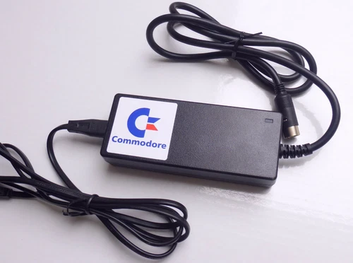 Commodore 1541 II Diskettenlaufwerk  Netzteil  .  NEU  .  