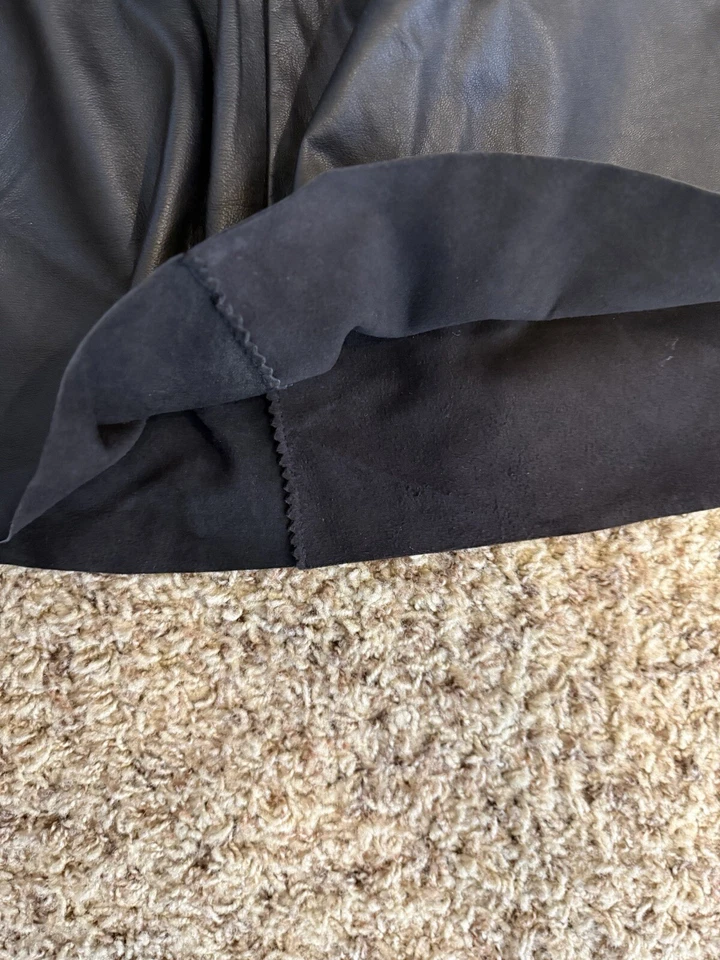 Falda Foward Aqua Negra Edgy Chic Plisada Mini Talla S Cuero Genuino Moda Foto 3 de 4