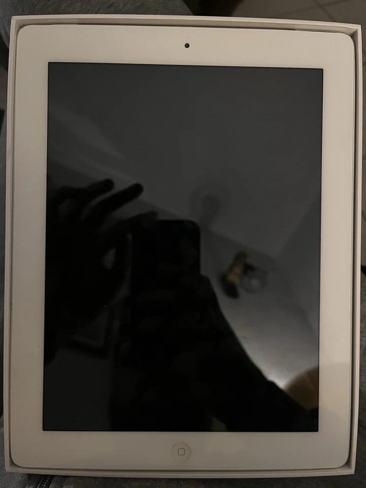 Apple iPad (3rd generation) · 64GB · Cellular, foto 2 di 4